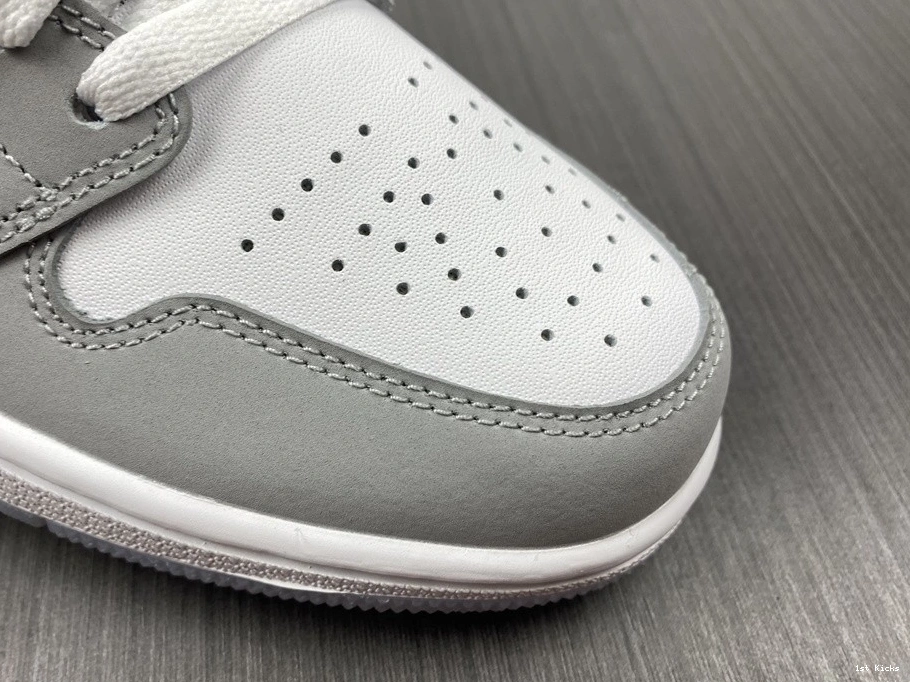 1 Jordan Grey Wolf Low (W) - DC0774-105 0831